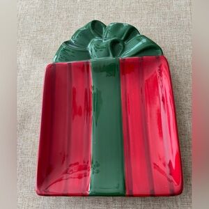 Gourmet fits and Floyd Kringle Christmas plate